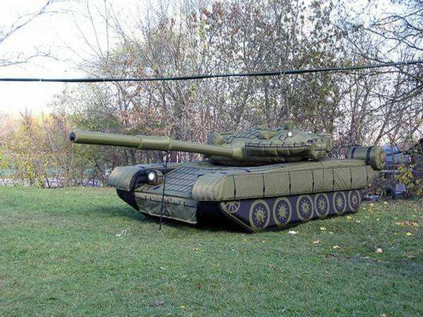 麦盖提陆地军事假目标坦克
